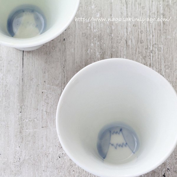 有田焼 富士山ペアぐい呑 - 長崎みやげドットコム